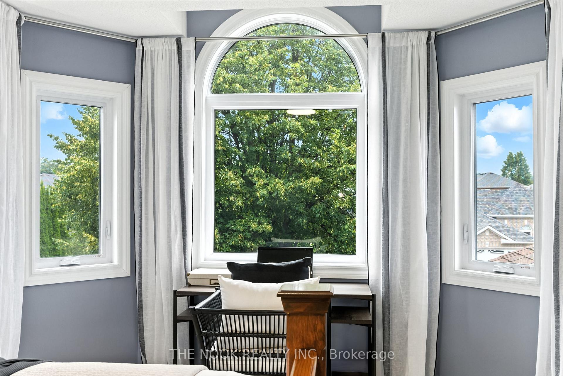 Photo 3 of 7 Markwood Crescent, Whitby, Rolling Acres — HOMEH