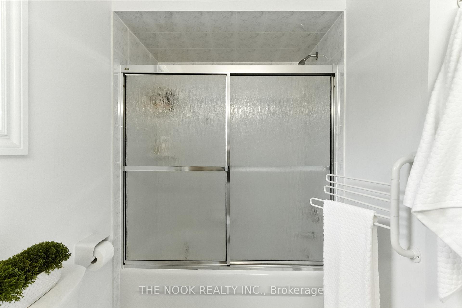 Photo 12 of 7 Markwood Crescent, Whitby, Rolling Acres — HOMEH