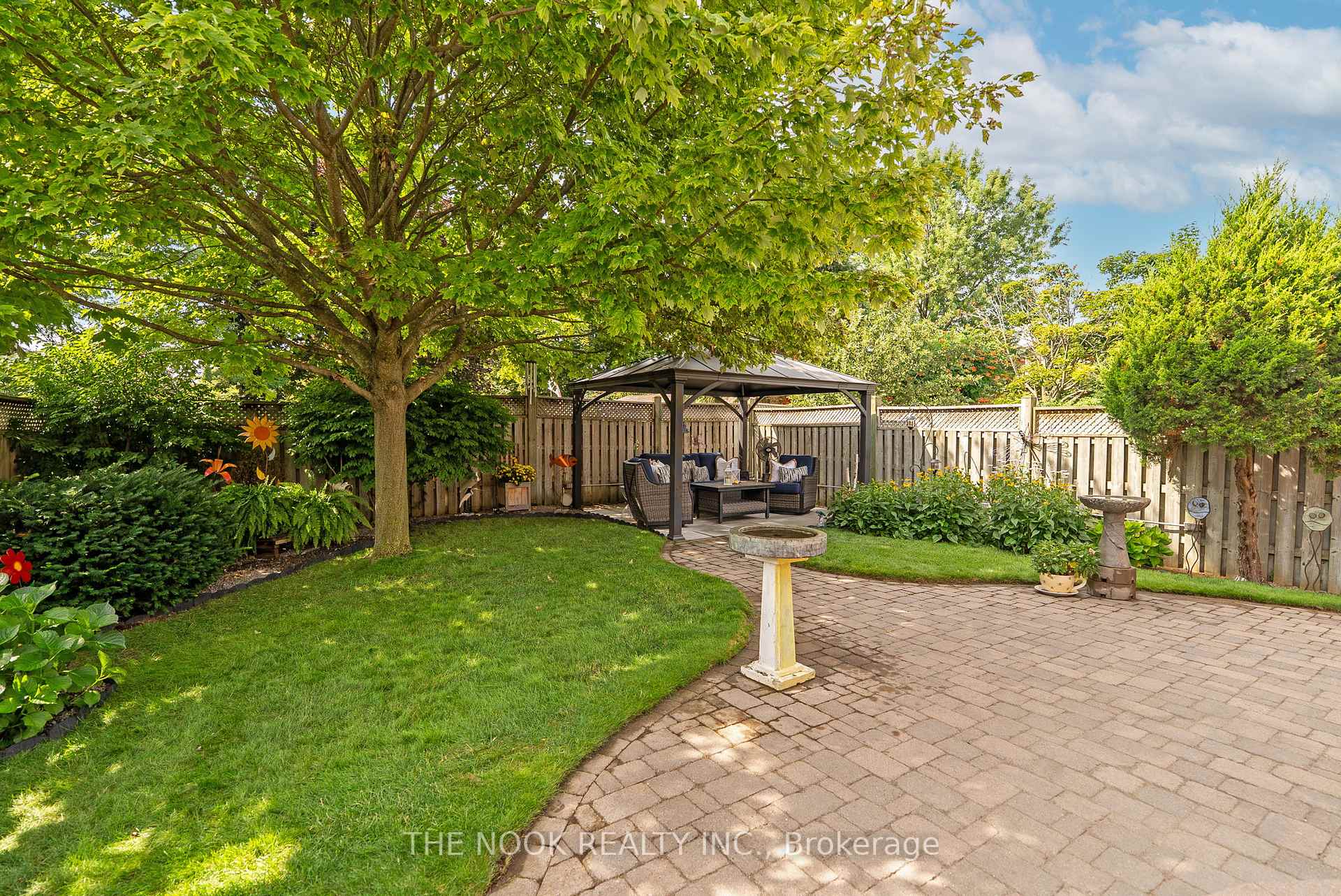 Photo 24 of 7 Markwood Crescent, Whitby, Rolling Acres — HOMEH
