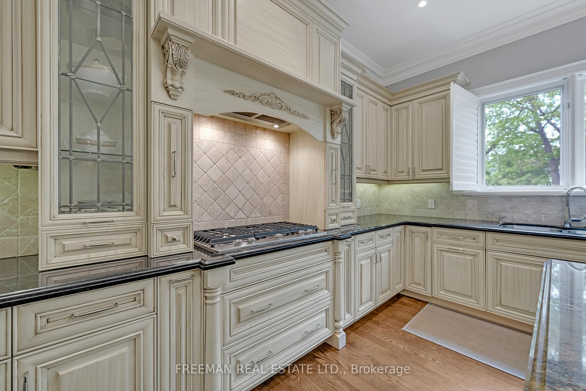 Photo 10 of 75 John Street, Markham, Thornhill — HOMEH