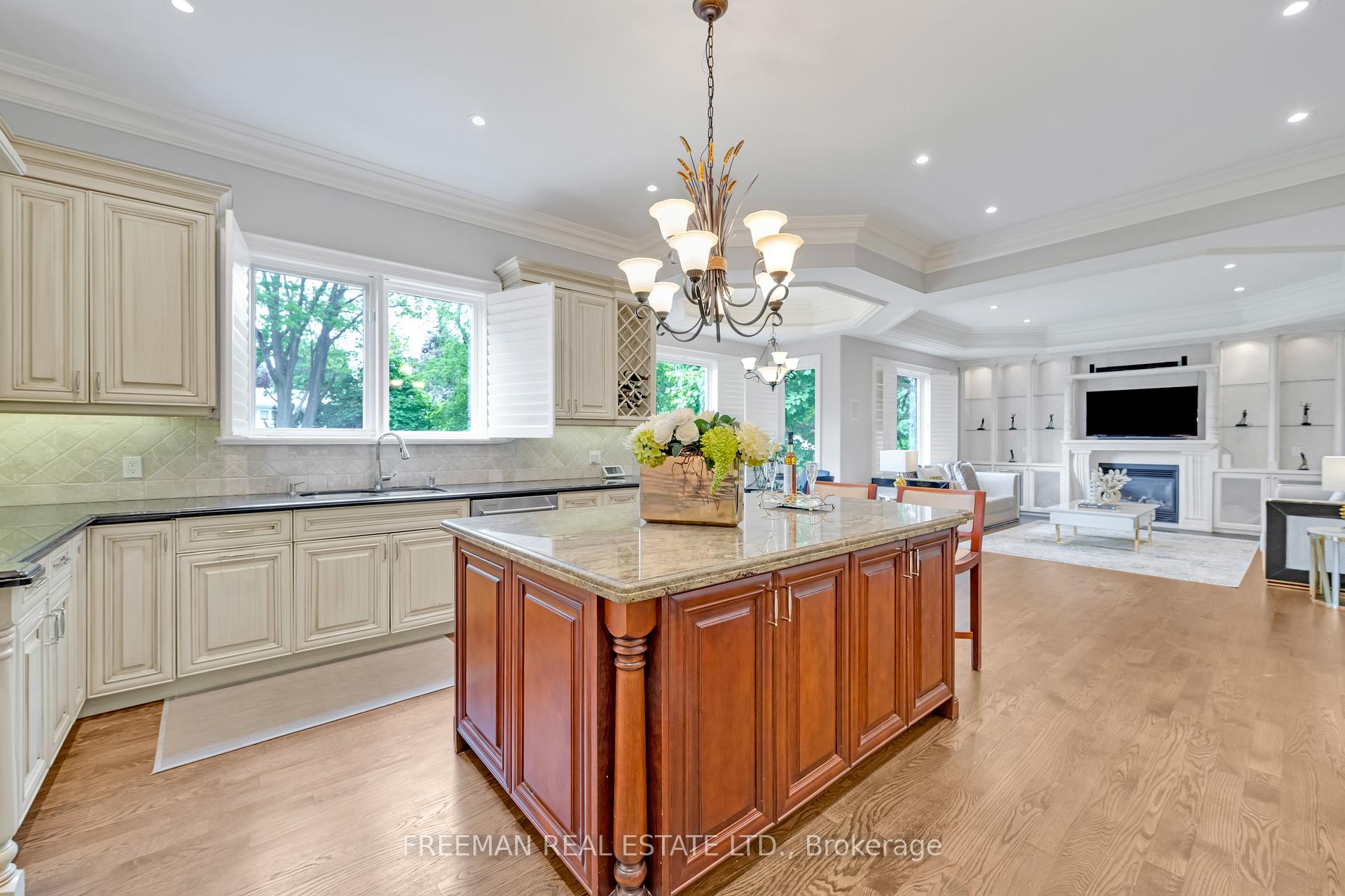 Photo 11 of 75 John Street, Markham, Thornhill — HOMEH