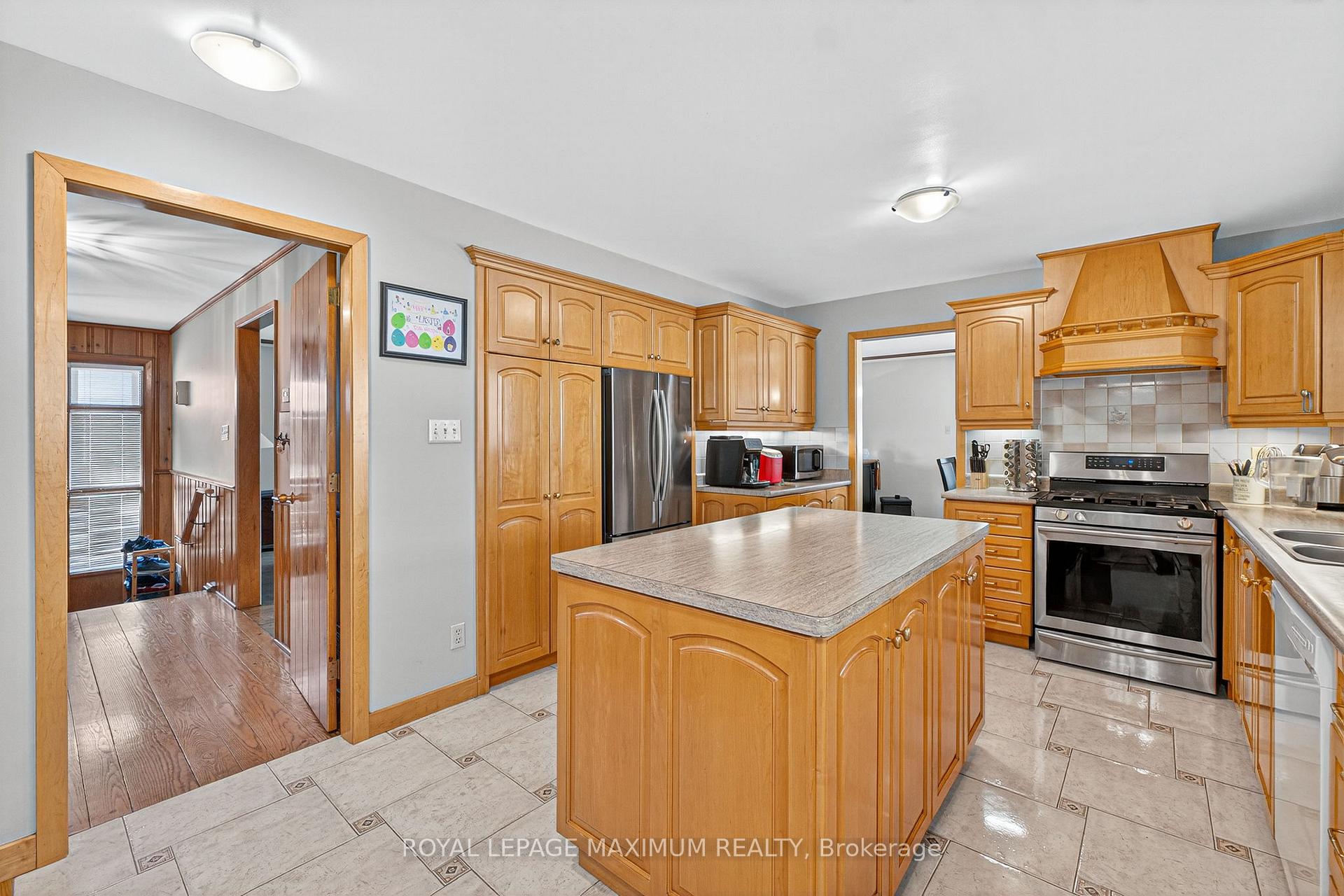 Photo 5 of 7519 Islington Avenue, Vaughan, East Woodbridge — HOMEH