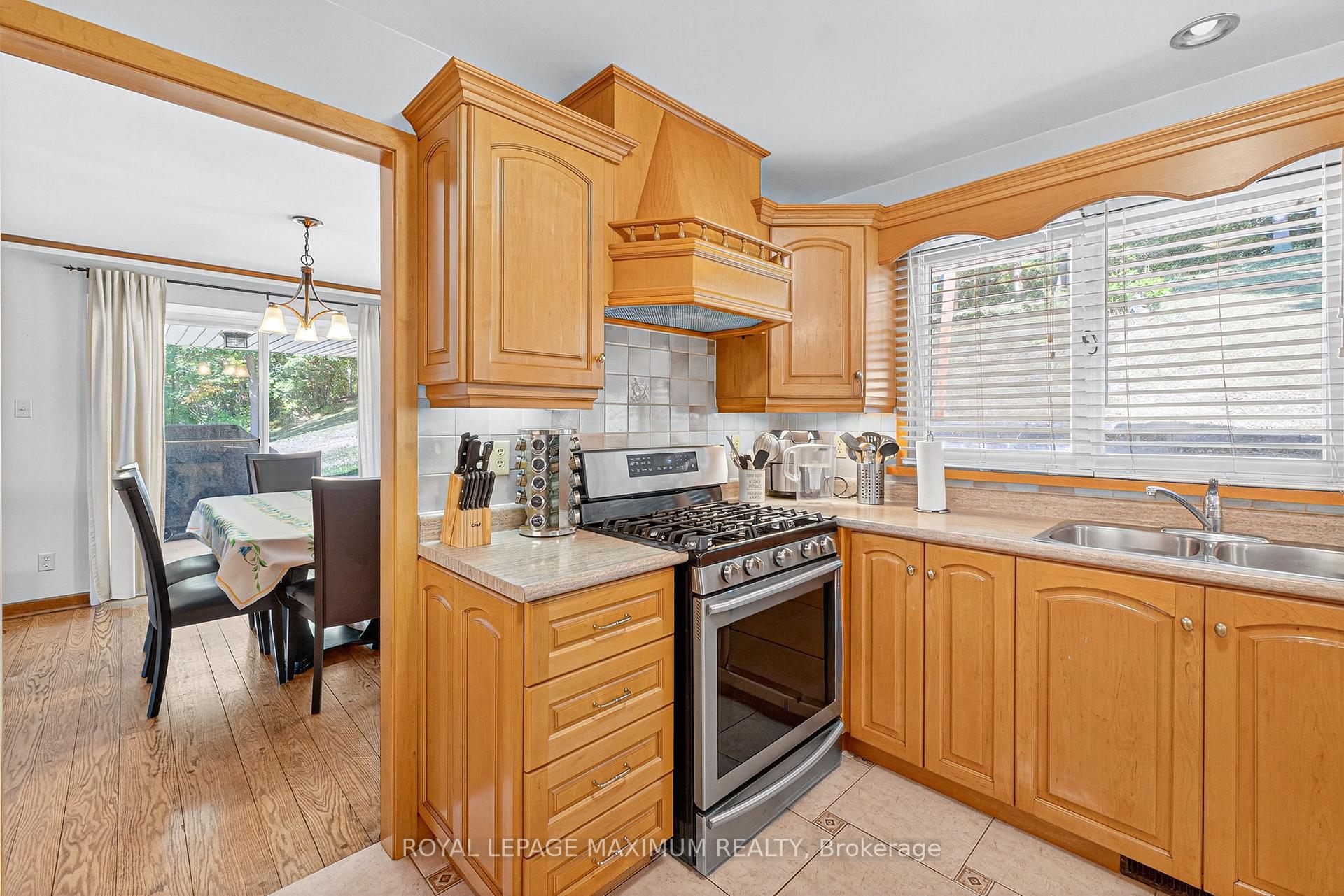 Photo 10 of 7519 Islington Avenue, Vaughan, East Woodbridge — HOMEH