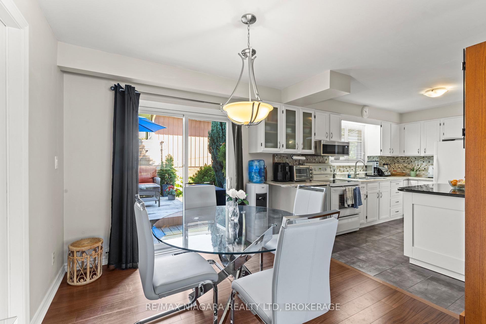 Photo 10 of 4 Willow Street N, Welland, Prince Charles — HOMEH