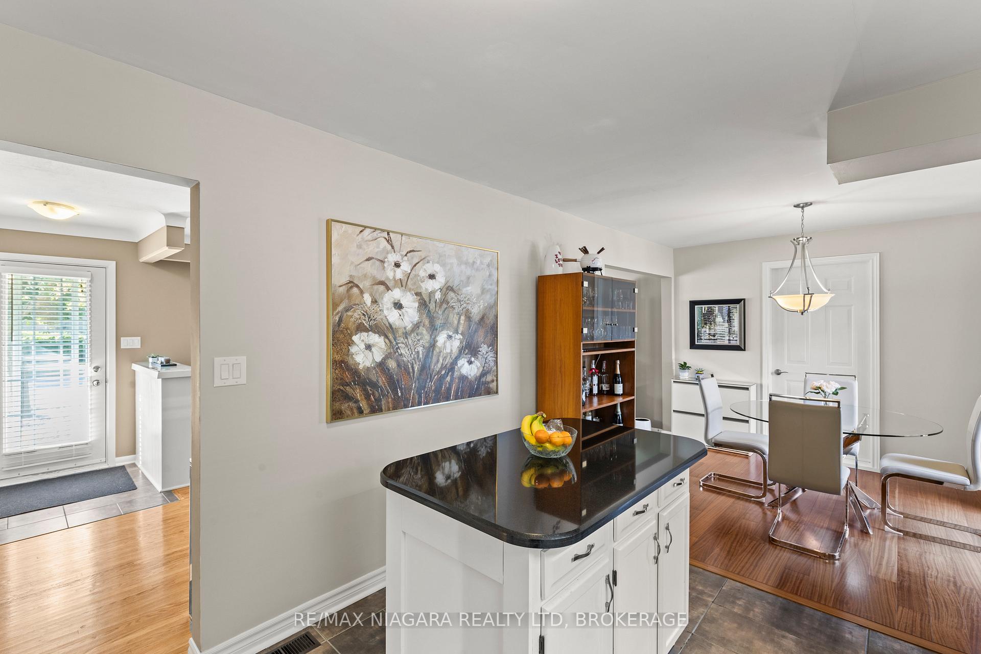 Photo 15 of 4 Willow Street N, Welland, Prince Charles — HOMEH