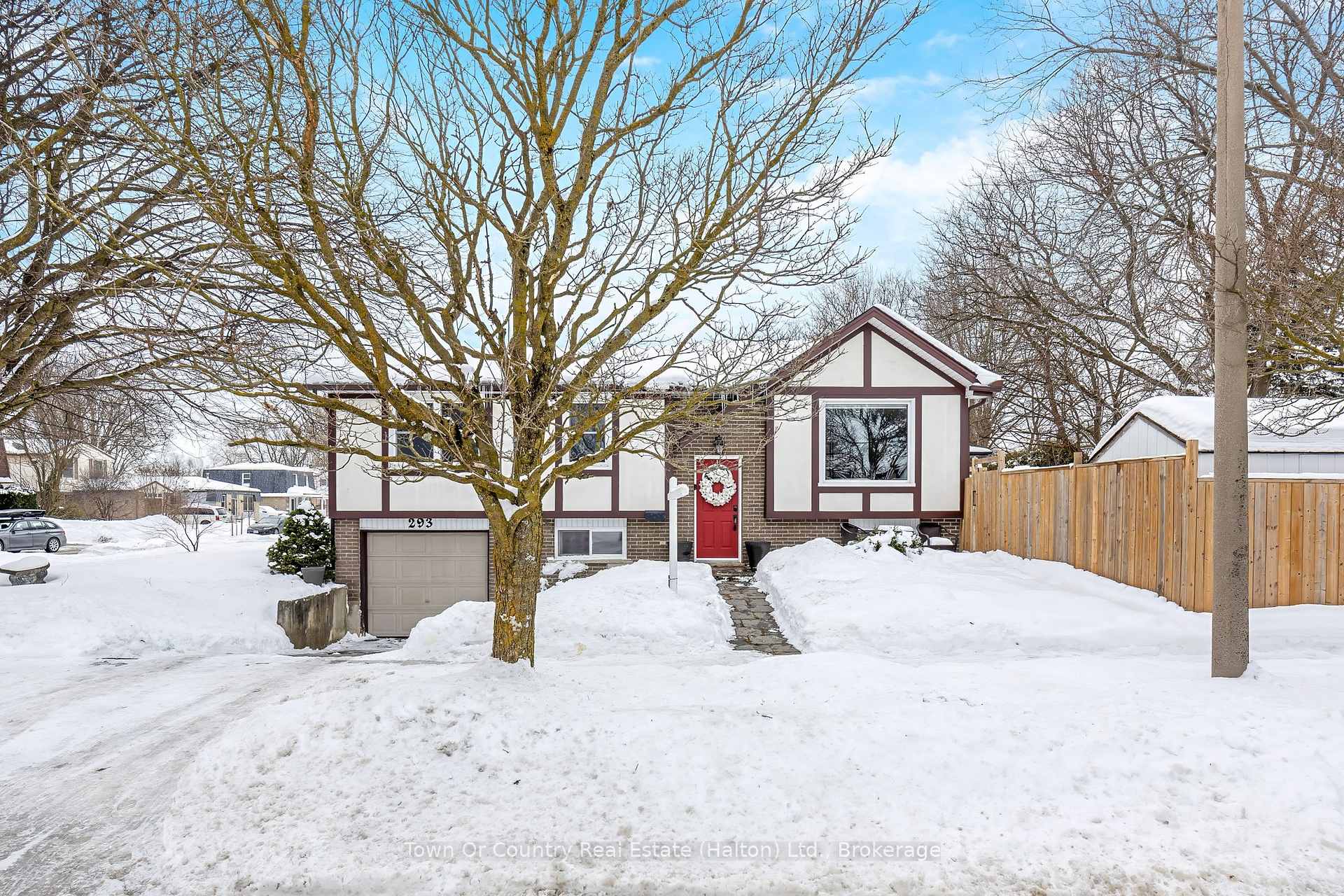 Photo 1 of 293 Eiwo Court, Waterloo, Lincoln Village — HOMEH