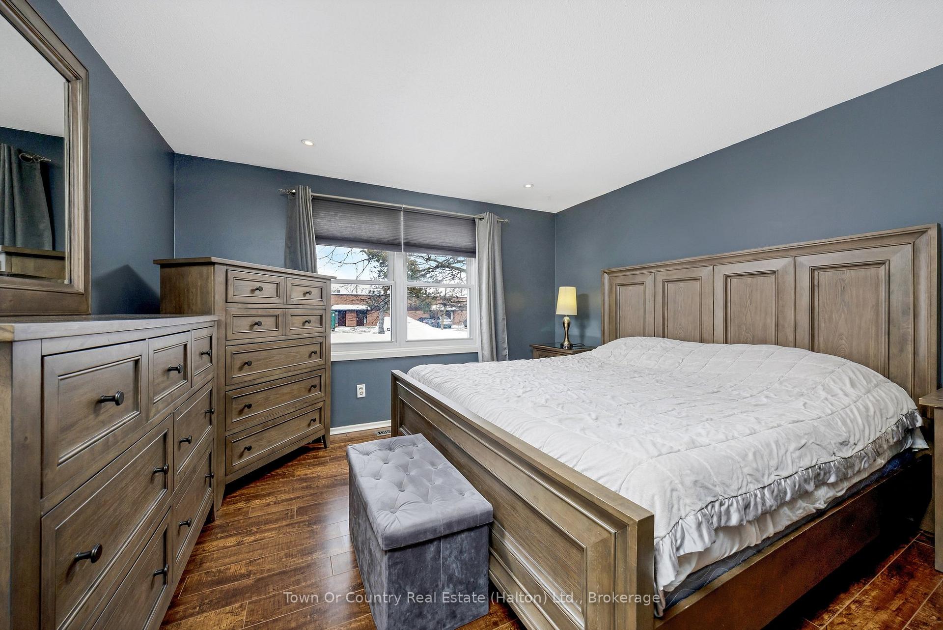 Photo 19 of 293 Eiwo Court, Waterloo, Lincoln Village — HOMEH
