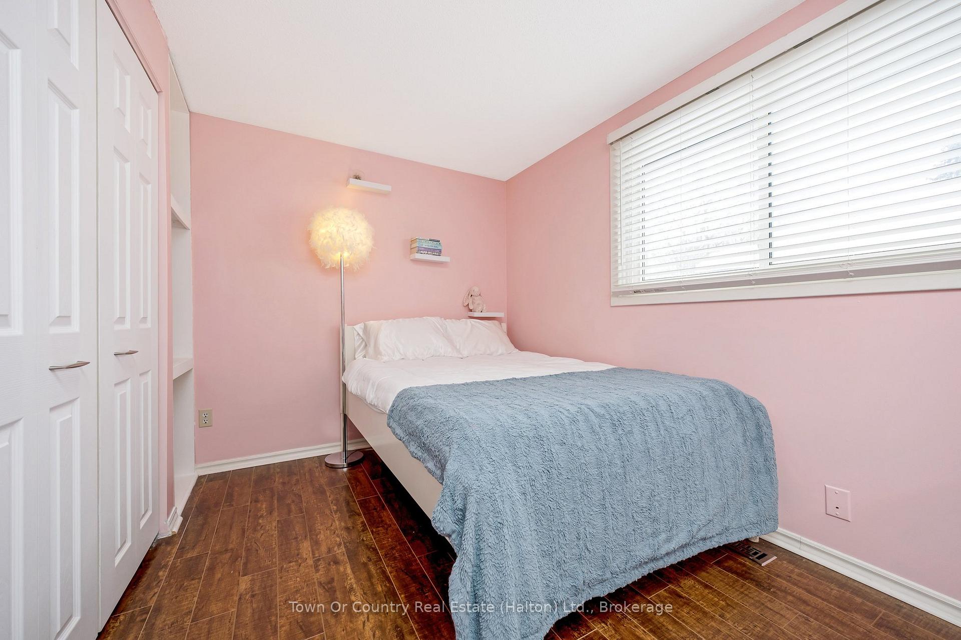 Photo 24 of 293 Eiwo Court, Waterloo, Lincoln Village — HOMEH