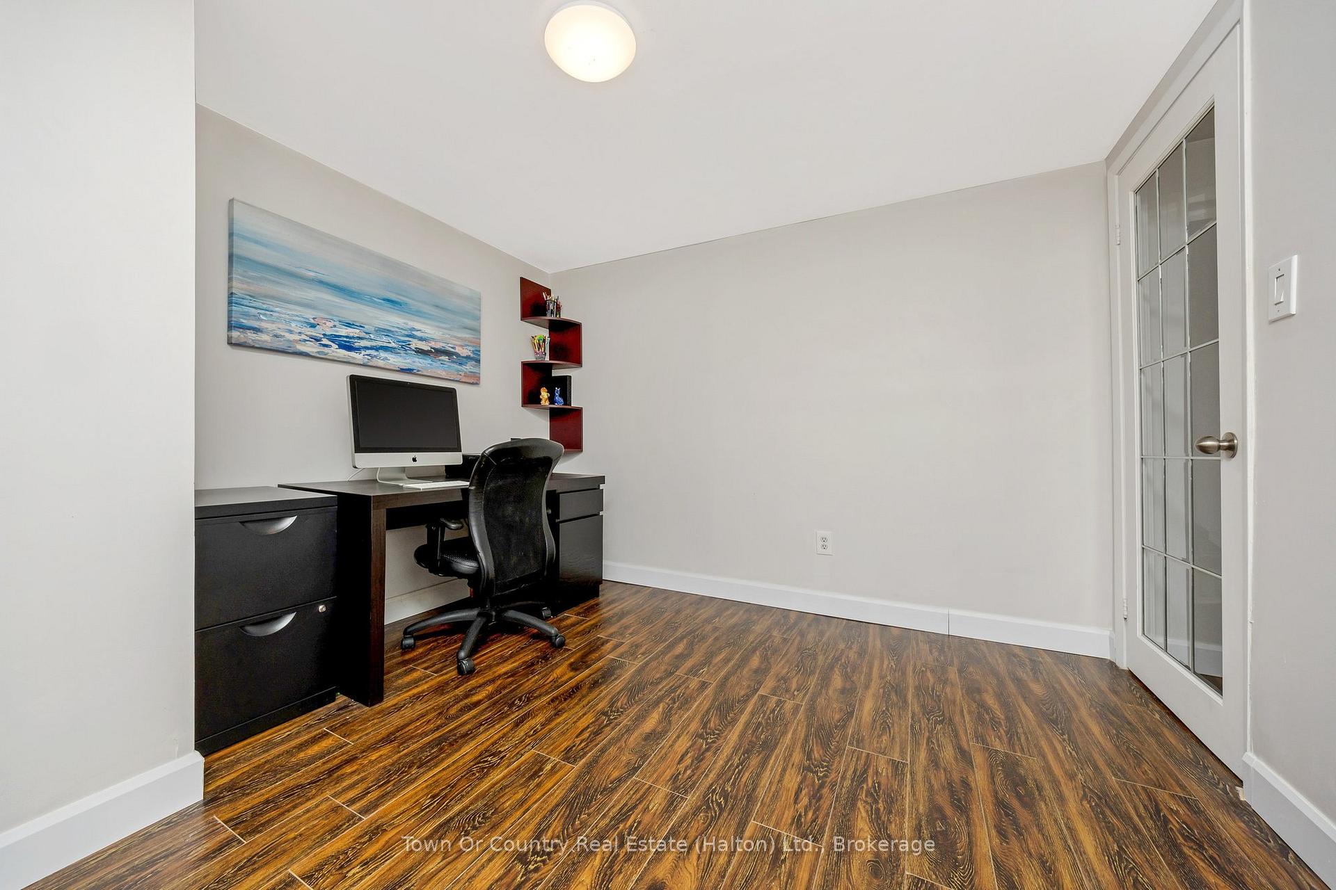 Photo 34 of 293 Eiwo Court, Waterloo, Lincoln Village — HOMEH