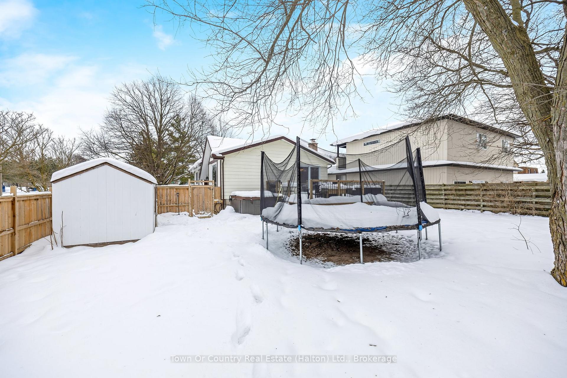 Photo 38 of 293 Eiwo Court, Waterloo, Lincoln Village — HOMEH