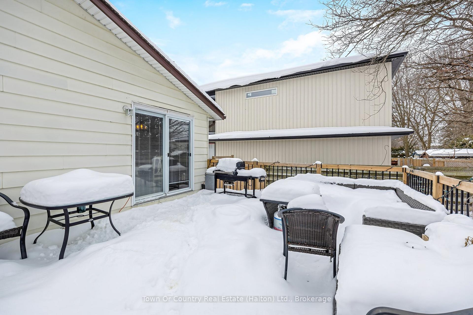 Photo 40 of 293 Eiwo Court, Waterloo, Lincoln Village — HOMEH