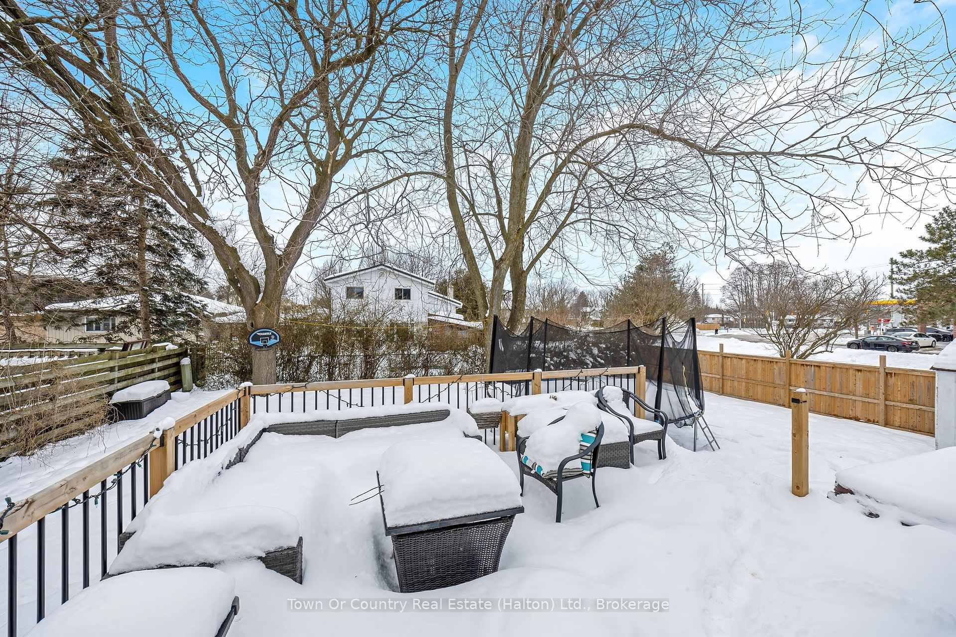 Photo 41 of 293 Eiwo Court, Waterloo, Lincoln Village — HOMEH