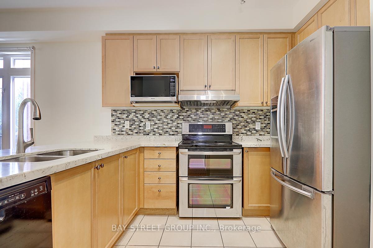Photo 6 of 90 Cabernet Road, Vaughan, Patterson — HOMEH