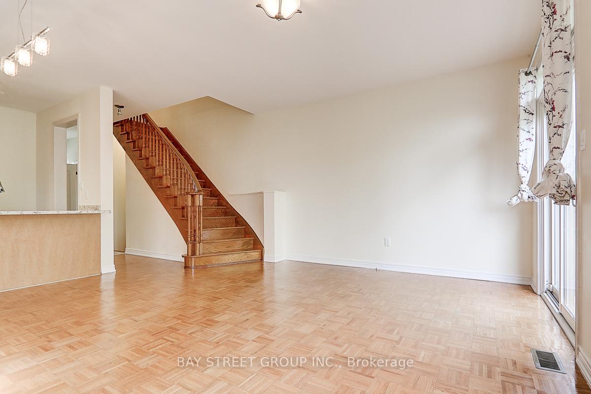 Photo 9 of 90 Cabernet Road, Vaughan, Patterson — HOMEH