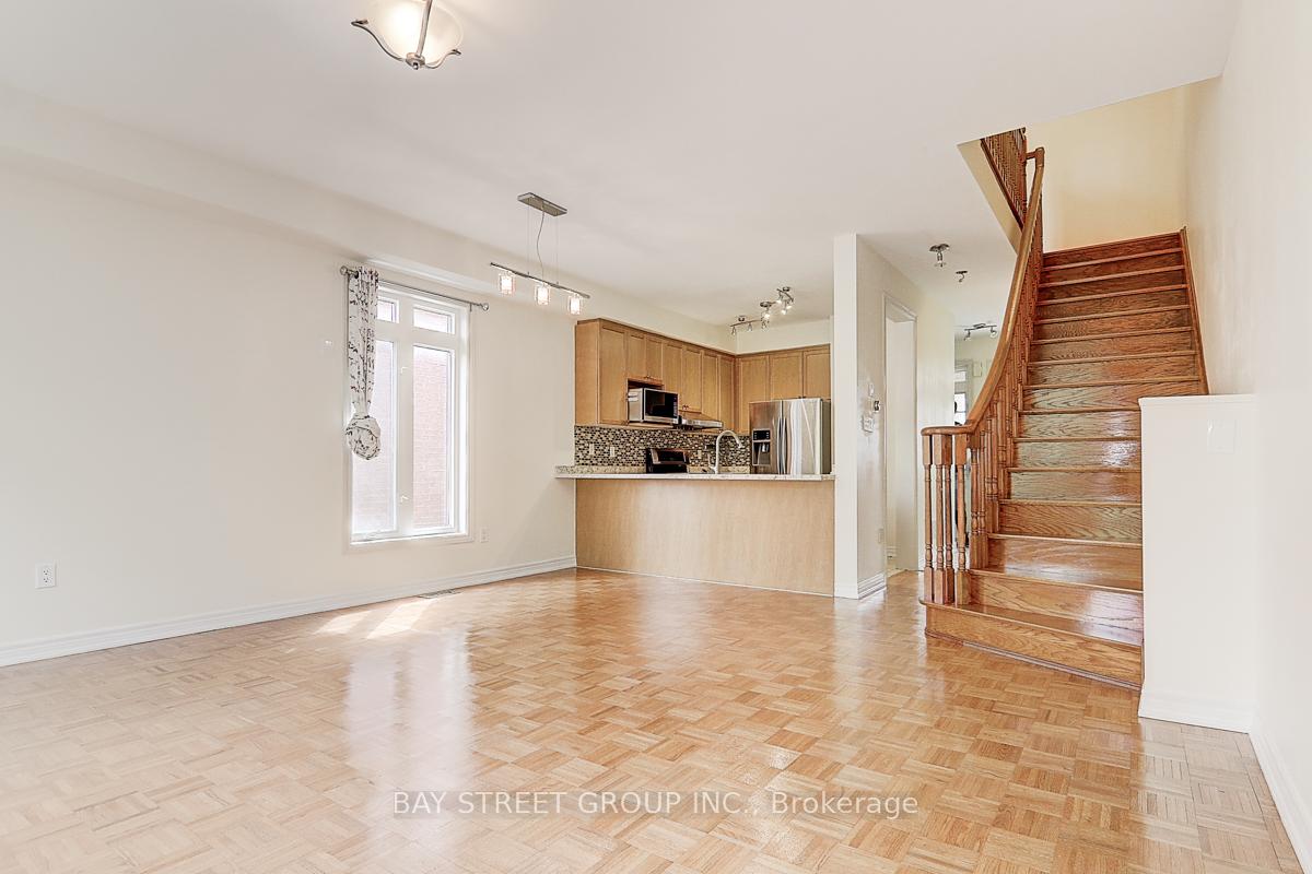 Photo 10 of 90 Cabernet Road, Vaughan, Patterson — HOMEH
