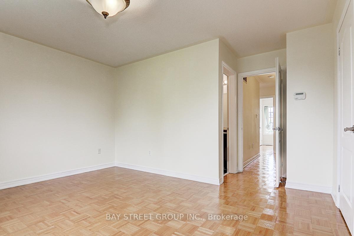 Photo 13 of 90 Cabernet Road, Vaughan, Patterson — HOMEH