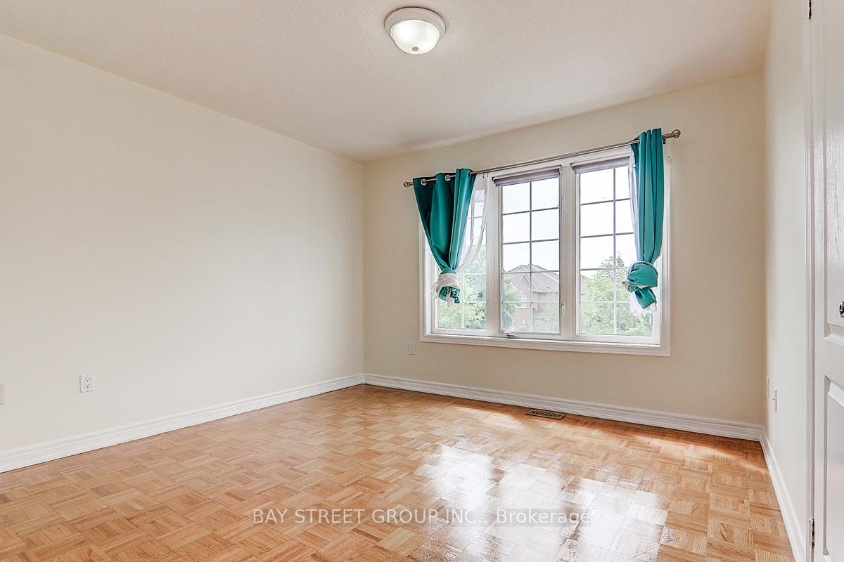 Photo 15 of 90 Cabernet Road, Vaughan, Patterson — HOMEH