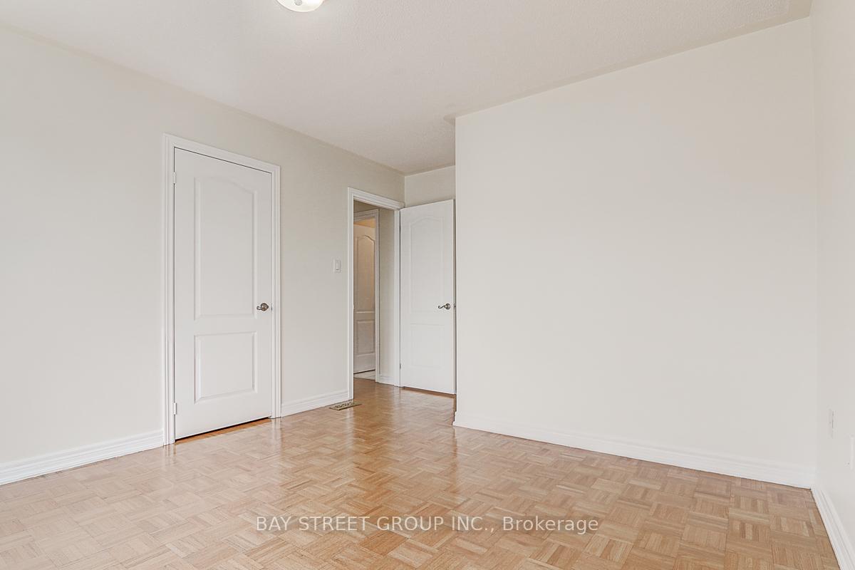 Photo 16 of 90 Cabernet Road, Vaughan, Patterson — HOMEH
