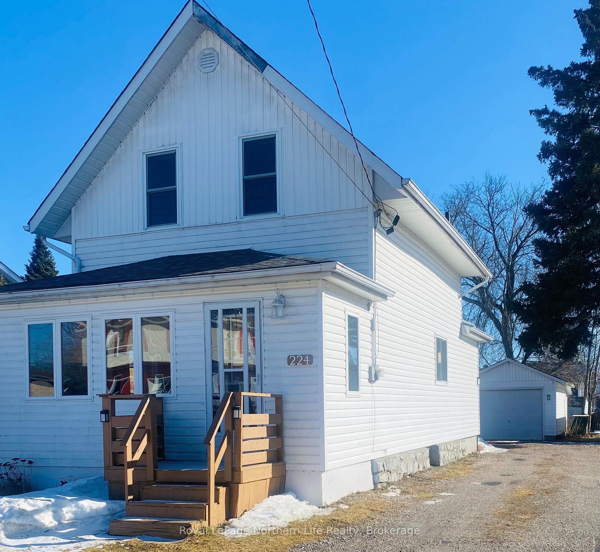 Front of 224 Salter Street