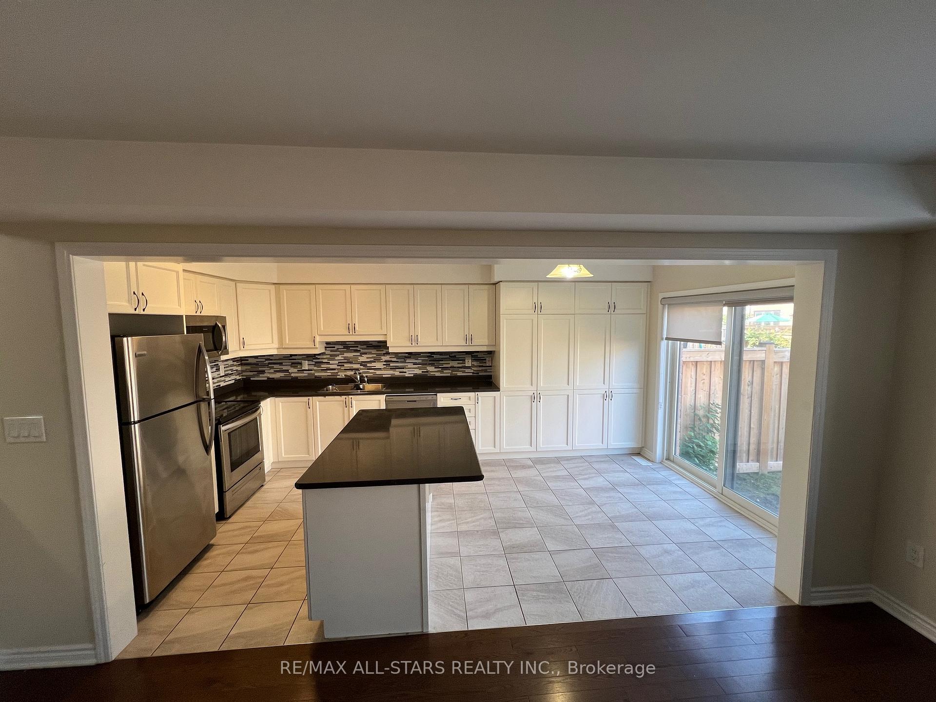 Photo 3 of 12 Westfield Drive, Whitby, Lynde Creek — HOMEH