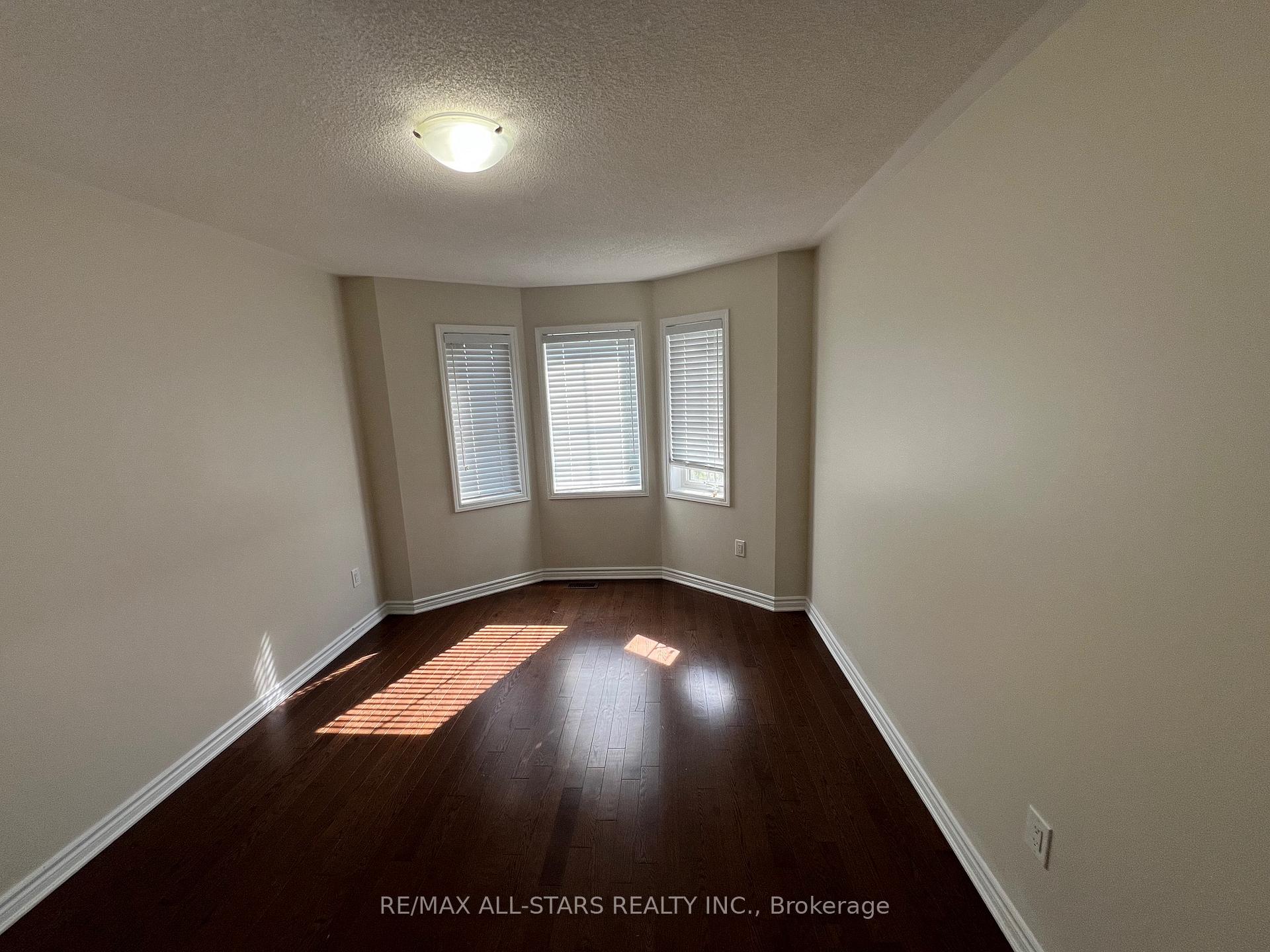 Photo 8 of 12 Westfield Drive, Whitby, Lynde Creek — HOMEH