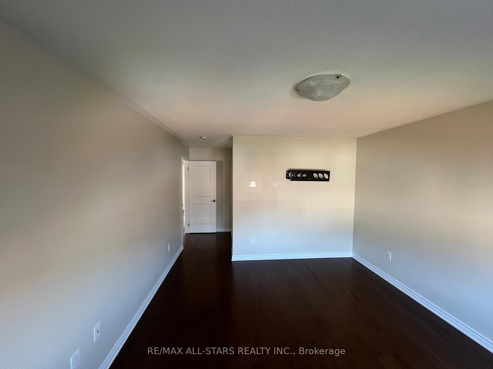 Photo 11 of 12 Westfield Drive, Whitby, Lynde Creek — HOMEH