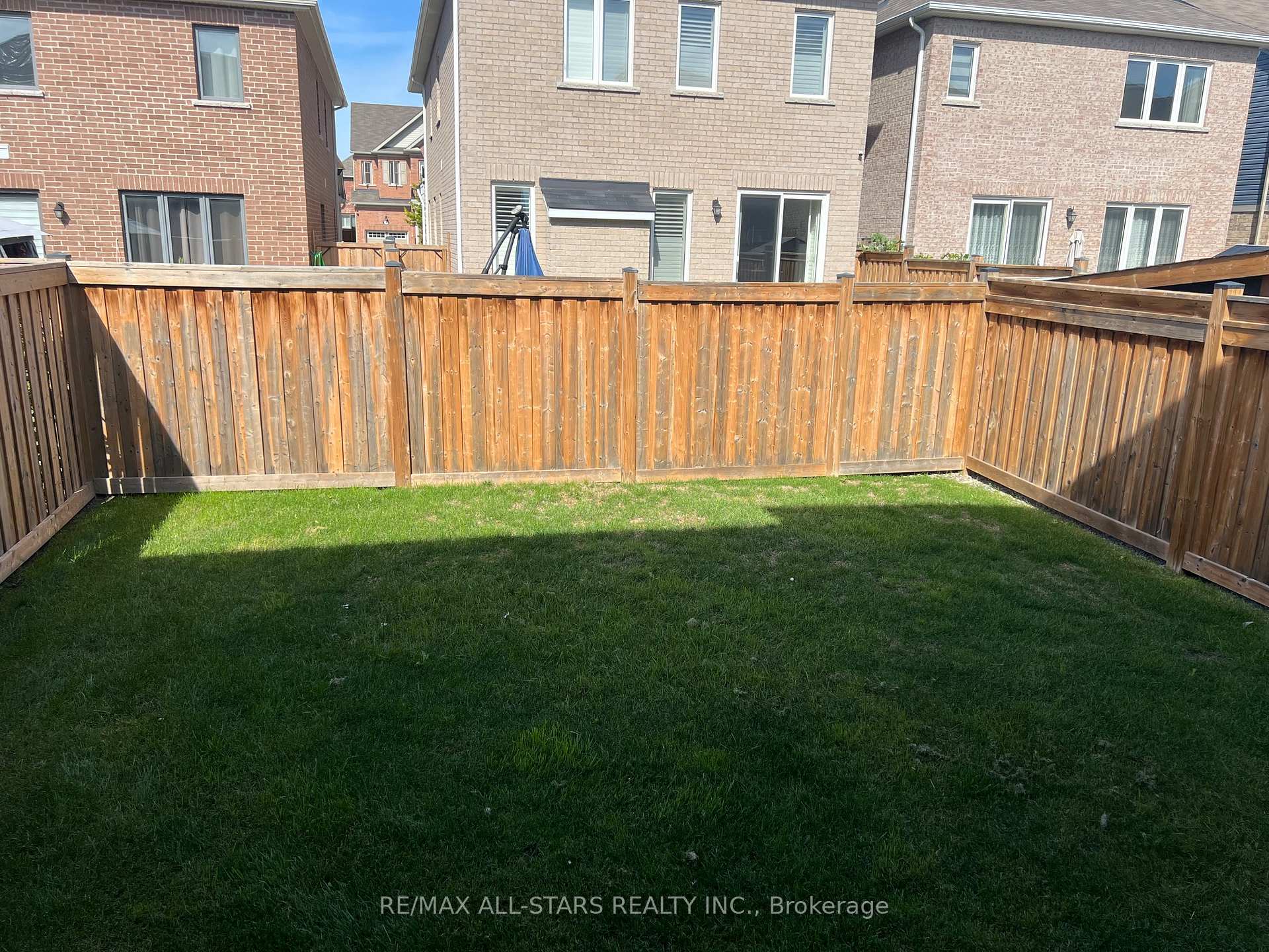 Photo 13 of 12 Westfield Drive, Whitby, Lynde Creek — HOMEH
