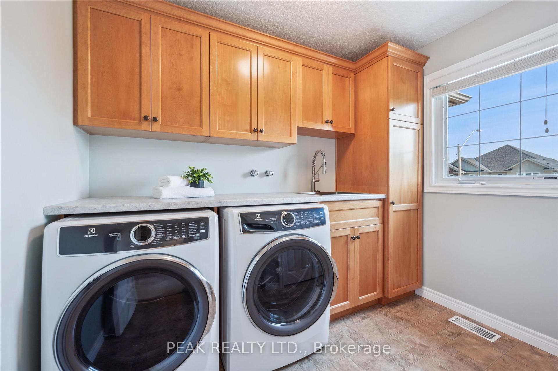 Photo 25 of 42 Treeview Drive, Woolwich — HOMEH