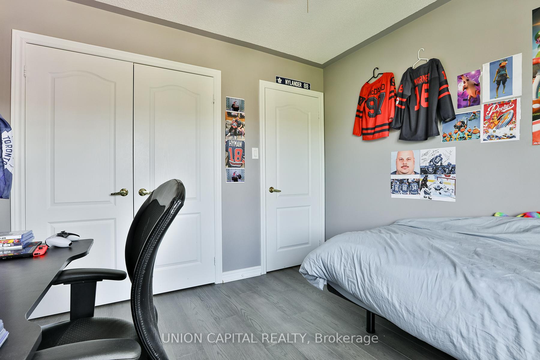Photo 24 of 136 Mistywood Crescent, Vaughan, Patterson — HOMEH