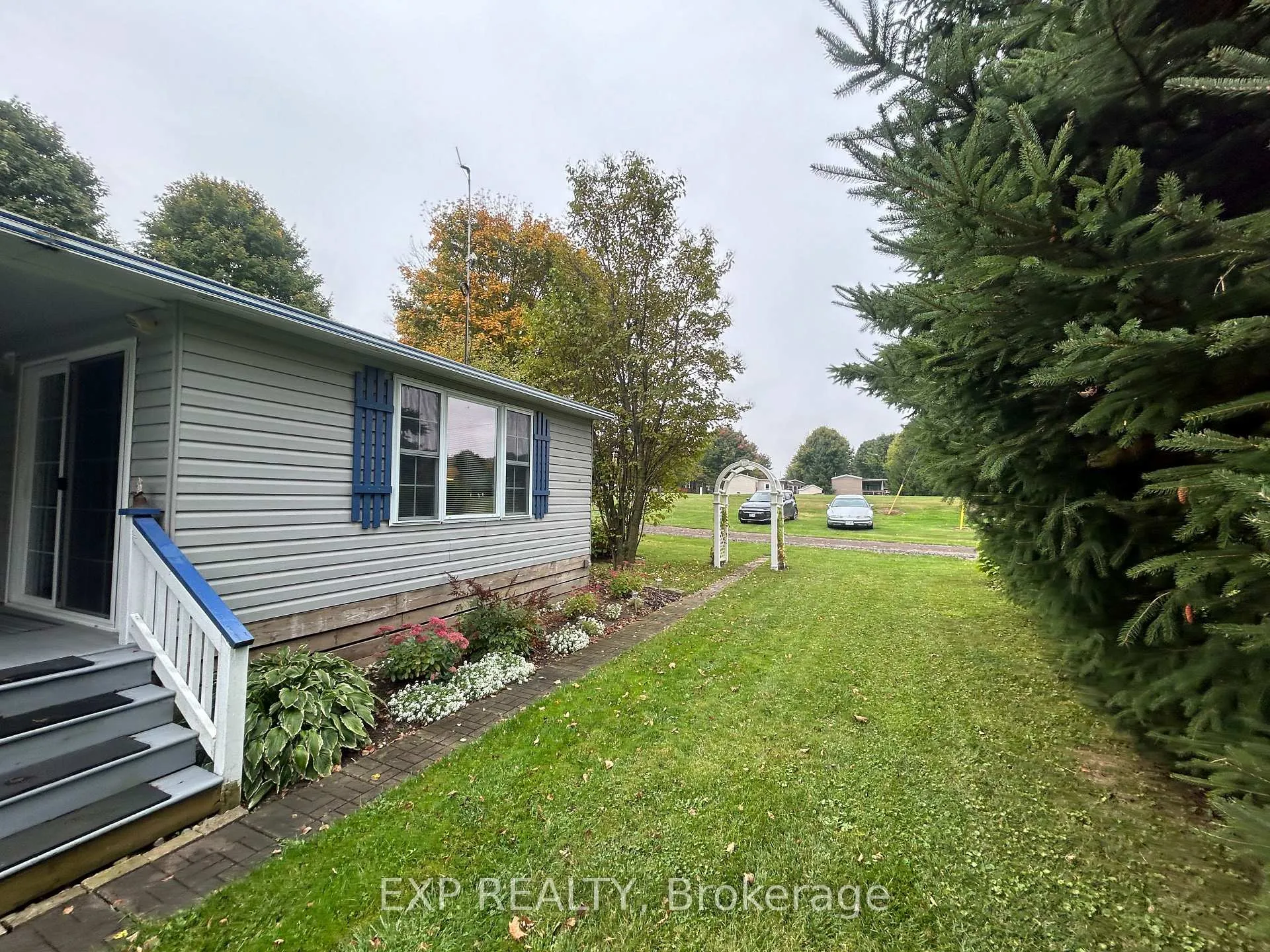 Front of Unit 501, 923590 Road 92