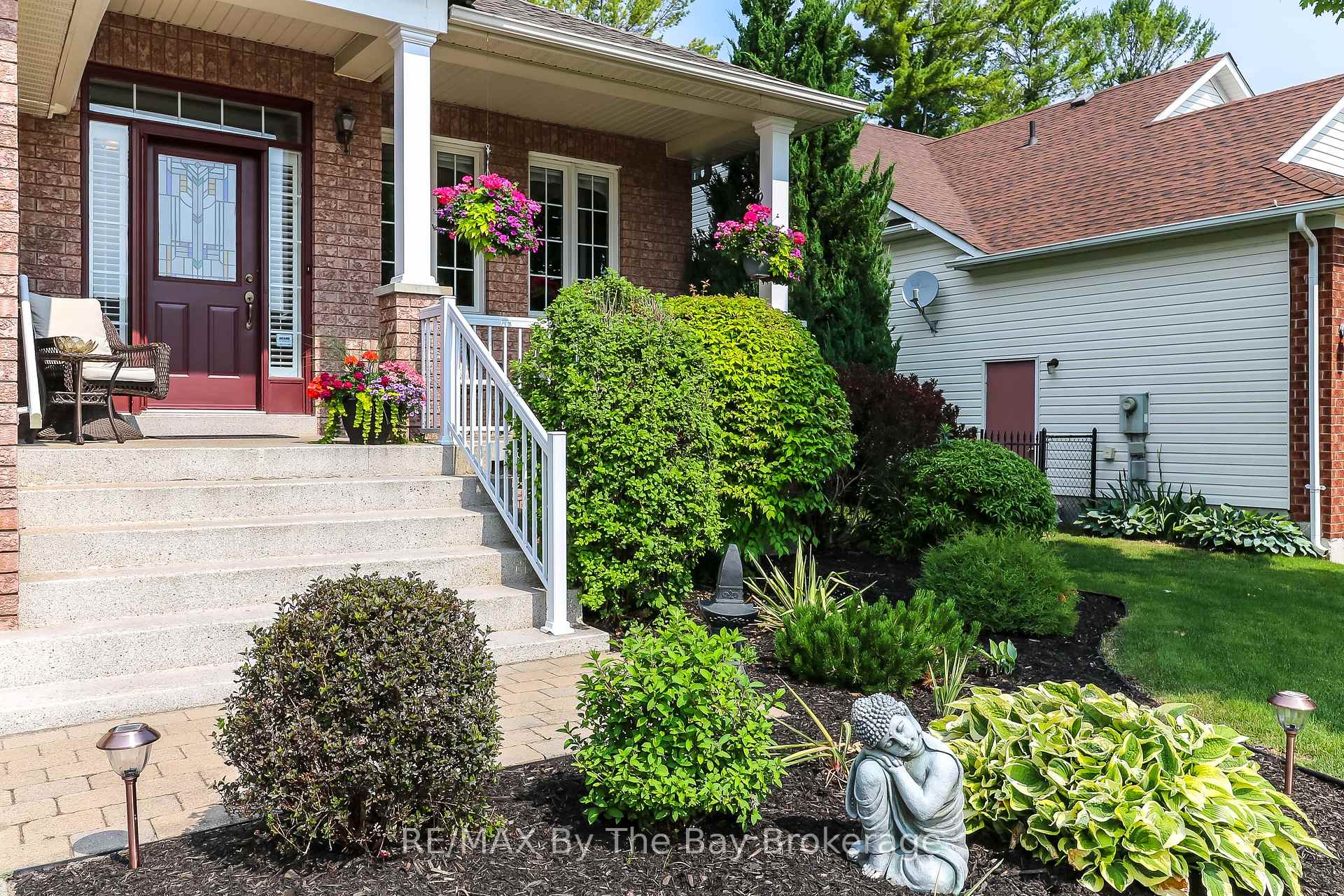 Photo 4 of 10 Masters Lane, Wasaga Beach — HOMEH