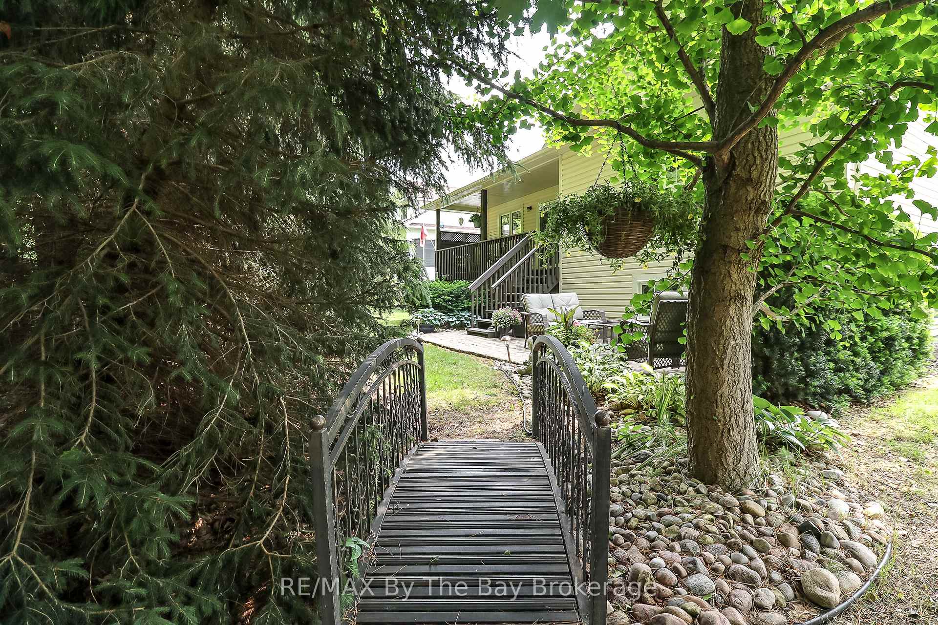 Photo 38 of 10 Masters Lane, Wasaga Beach — HOMEH