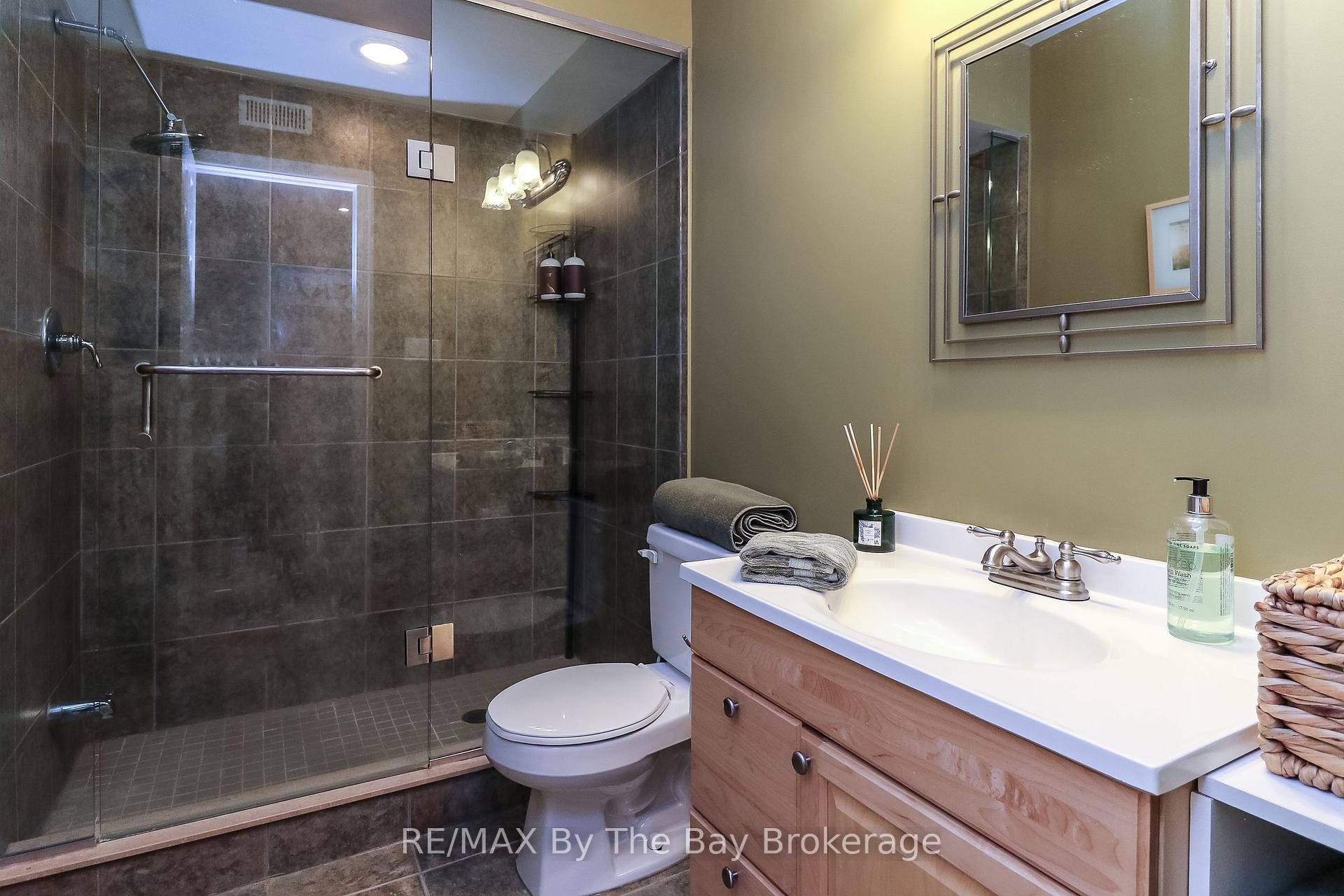 Photo 45 of 10 Masters Lane, Wasaga Beach — HOMEH