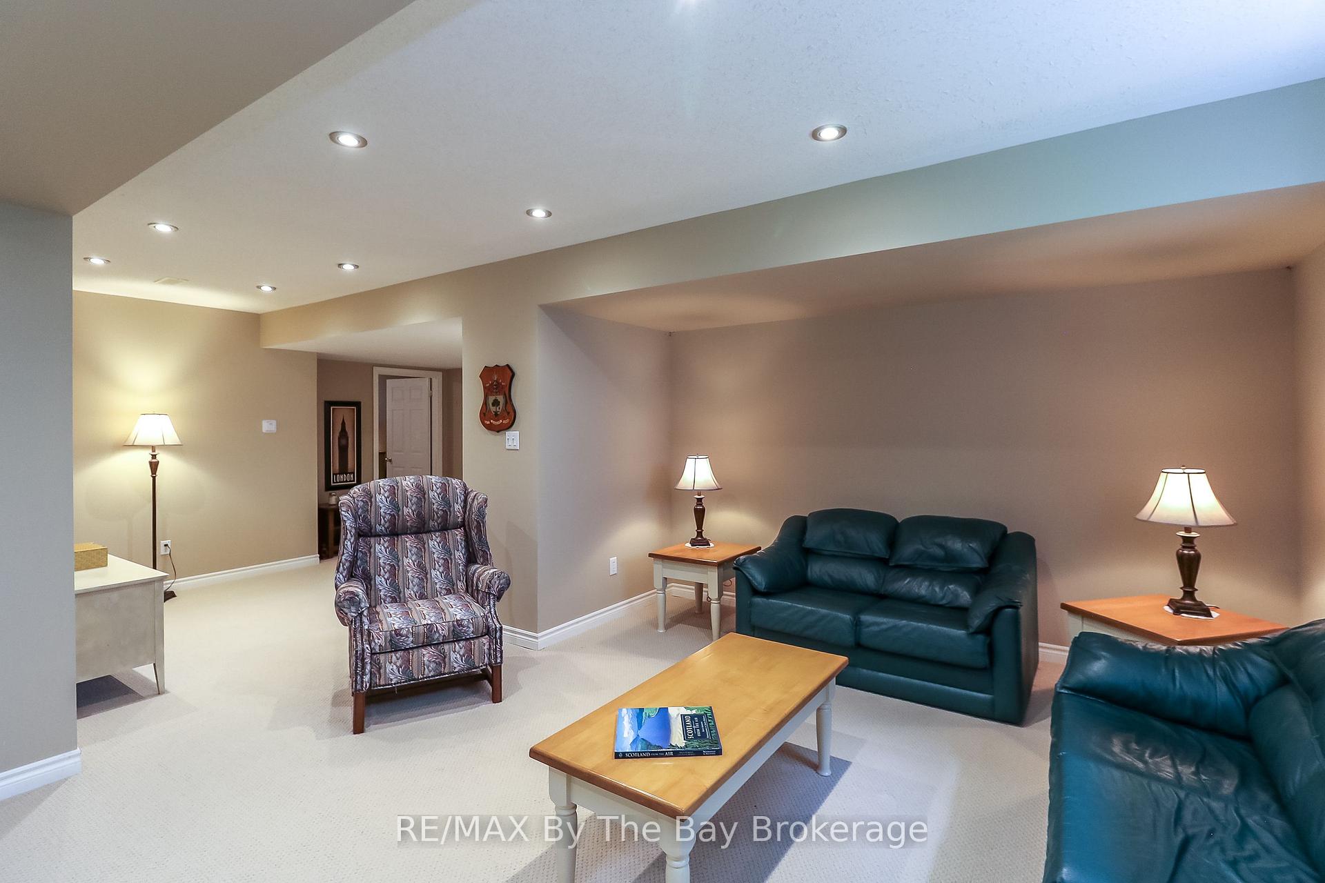 Photo 48 of 10 Masters Lane, Wasaga Beach — HOMEH