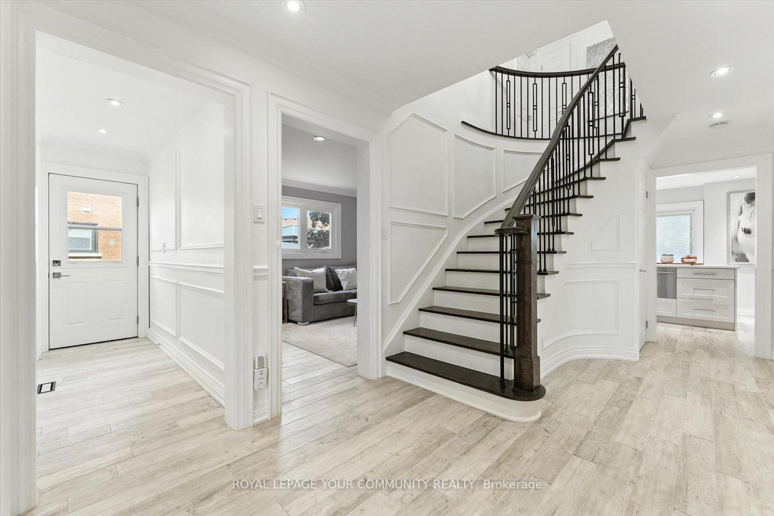 Photo 4 of 89 Nestor Crescent, Vaughan, East Woodbridge — HOMEH