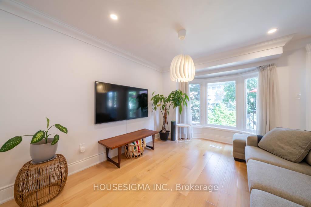 Photo 7 of 40 Brownstone Circle, Vaughan, Crestwood-Springfarm-Yorkhill — HOMEH
