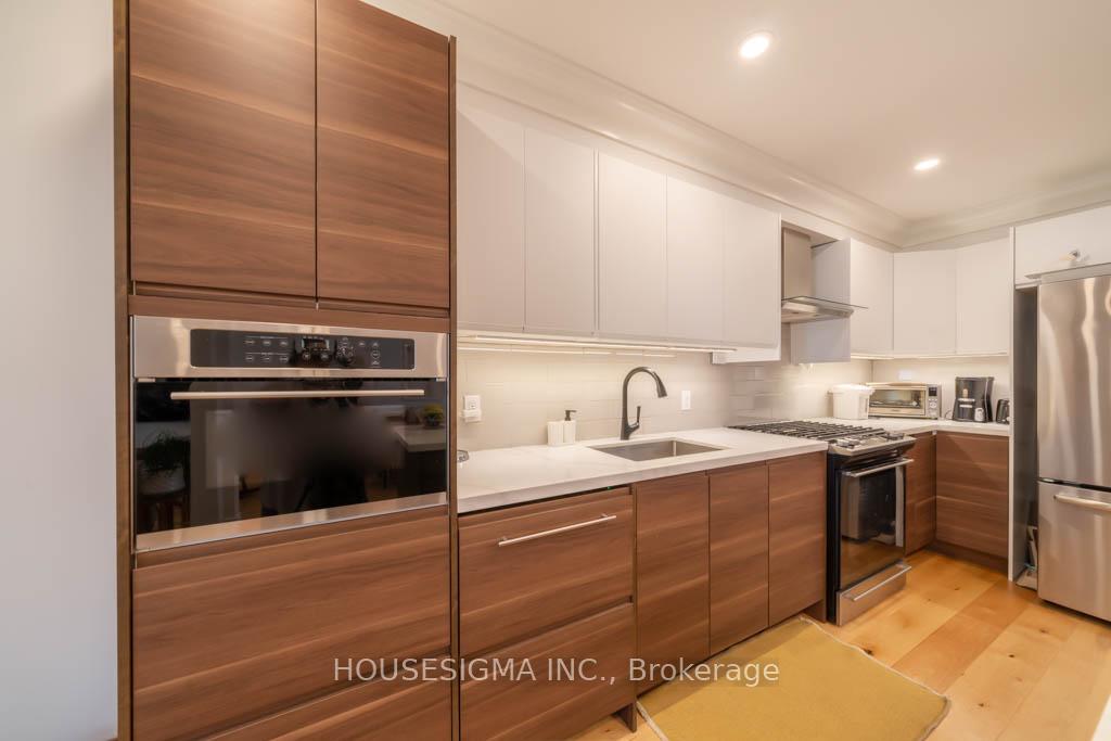 Photo 8 of 40 Brownstone Circle, Vaughan, Crestwood-Springfarm-Yorkhill — HOMEH