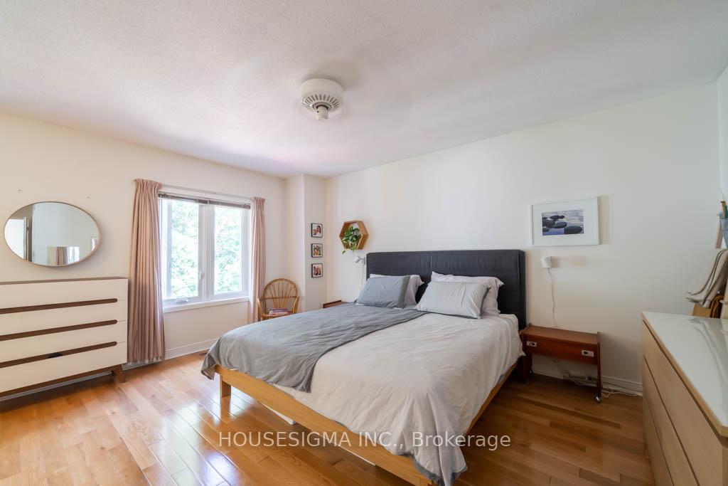 Photo 11 of 40 Brownstone Circle, Vaughan, Crestwood-Springfarm-Yorkhill — HOMEH