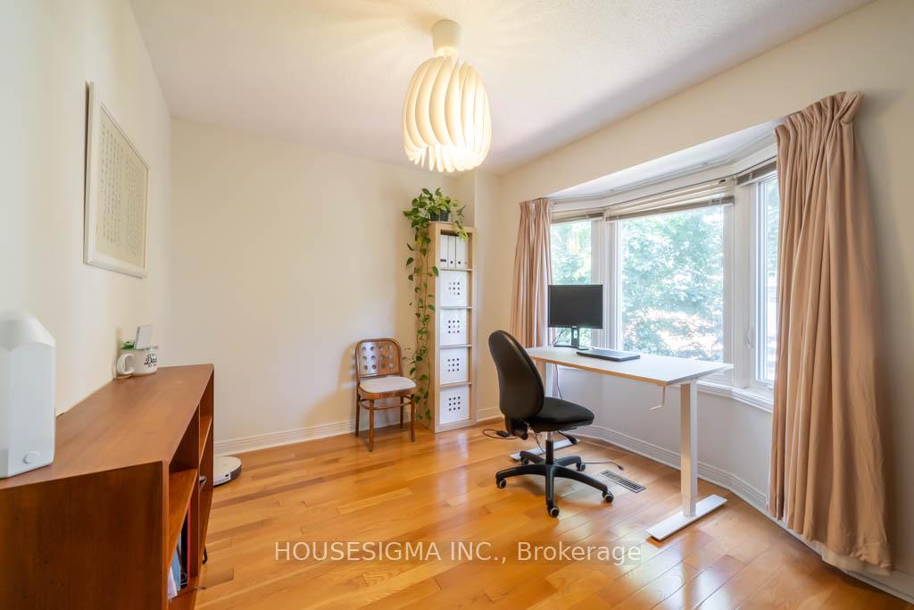 Photo 13 of 40 Brownstone Circle, Vaughan, Crestwood-Springfarm-Yorkhill — HOMEH