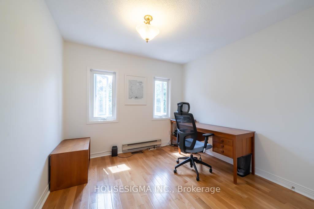 Photo 18 of 40 Brownstone Circle, Vaughan, Crestwood-Springfarm-Yorkhill — HOMEH