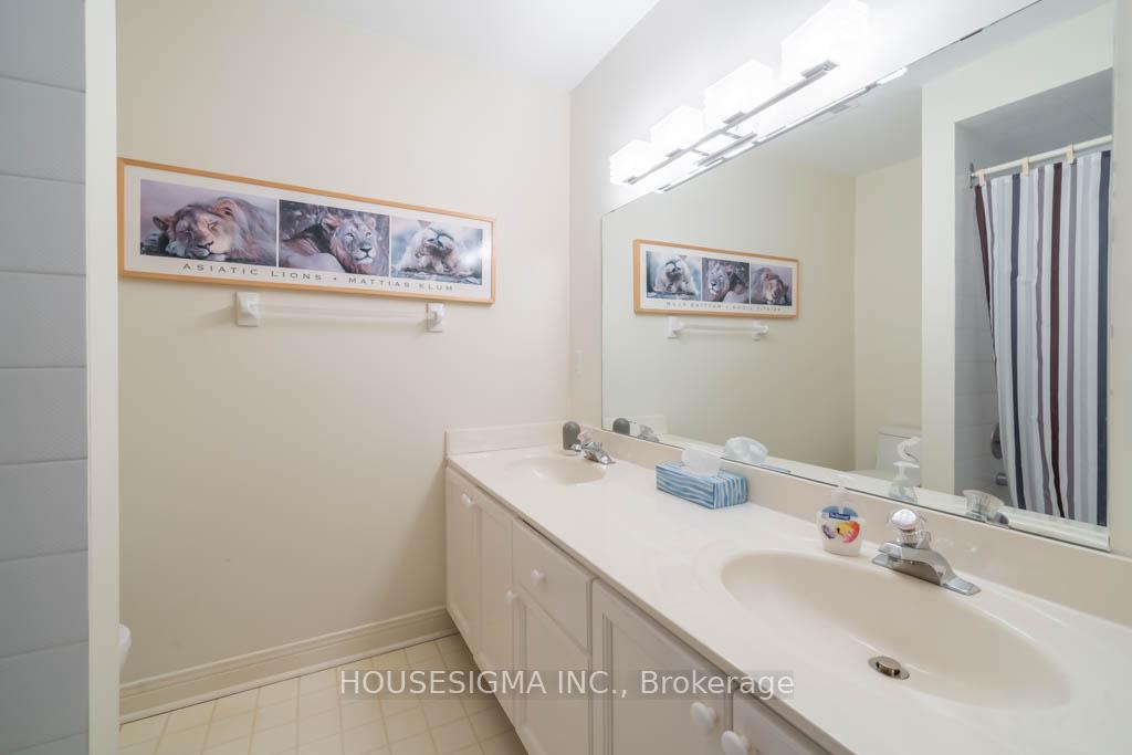 Photo 20 of 40 Brownstone Circle, Vaughan, Crestwood-Springfarm-Yorkhill — HOMEH