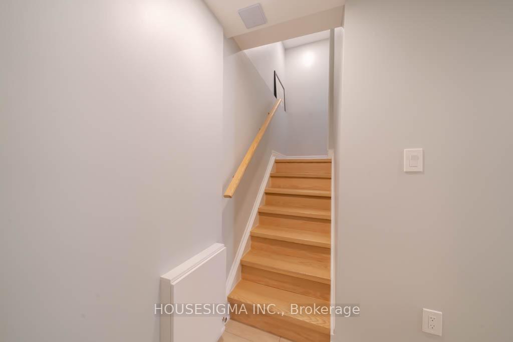Photo 21 of 40 Brownstone Circle, Vaughan, Crestwood-Springfarm-Yorkhill — HOMEH
