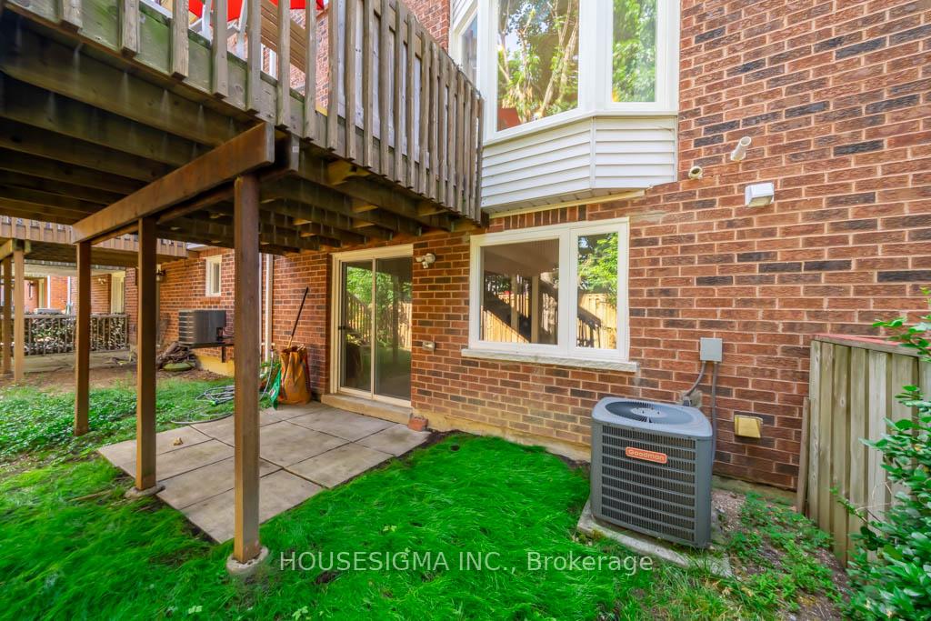 Photo 27 of 40 Brownstone Circle, Vaughan, Crestwood-Springfarm-Yorkhill — HOMEH