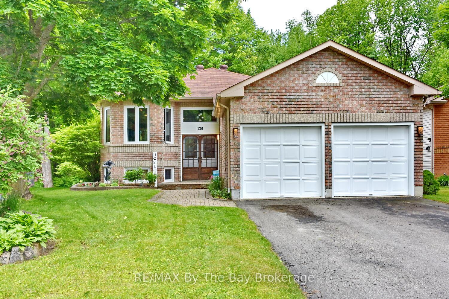 Photo 1 of 126 Fernbrook Drive, Wasaga Beach — HOMEH