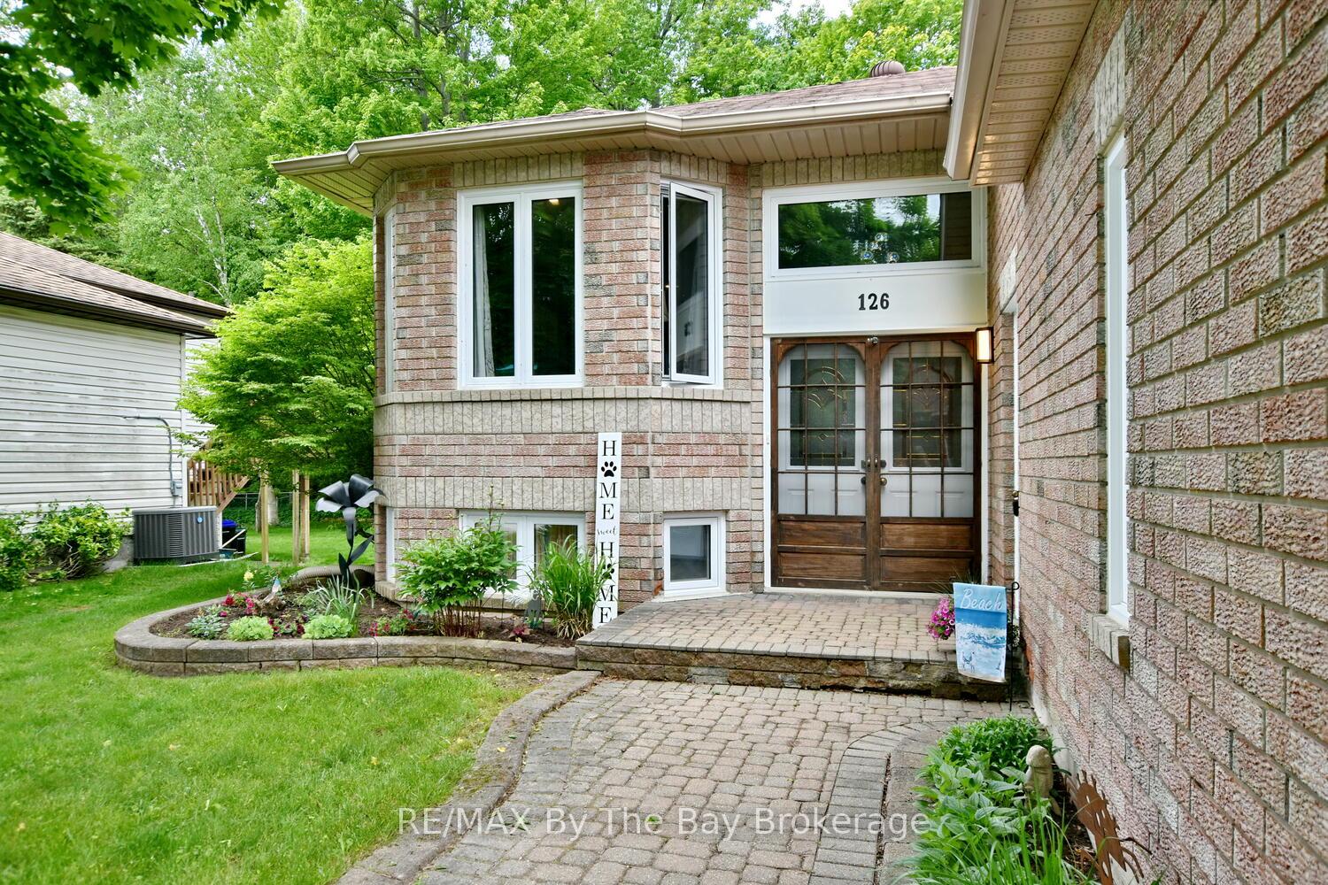Photo 2 of 126 Fernbrook Drive, Wasaga Beach — HOMEH