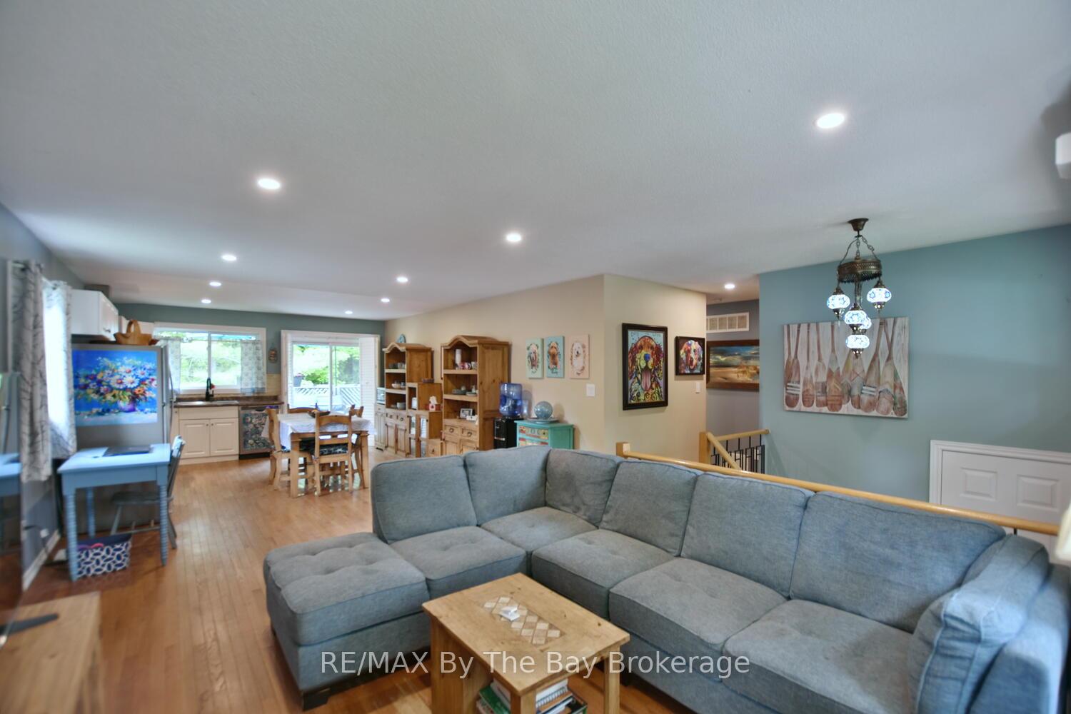 Photo 6 of 126 Fernbrook Drive, Wasaga Beach — HOMEH