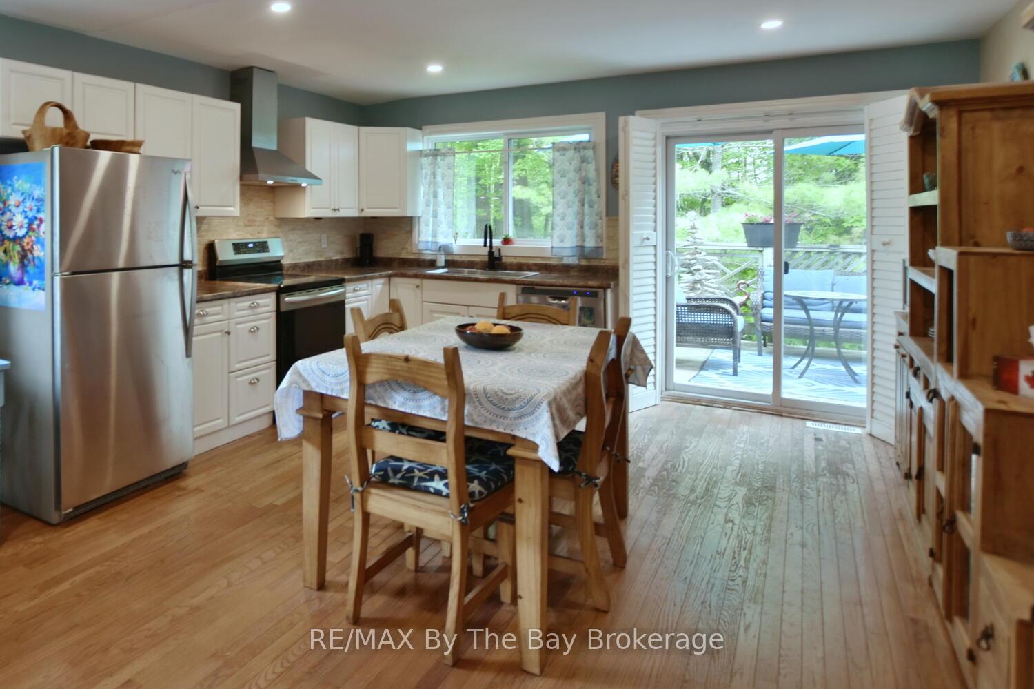 Photo 8 of 126 Fernbrook Drive, Wasaga Beach — HOMEH