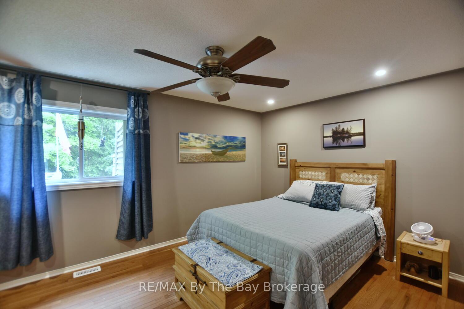 Photo 10 of 126 Fernbrook Drive, Wasaga Beach — HOMEH