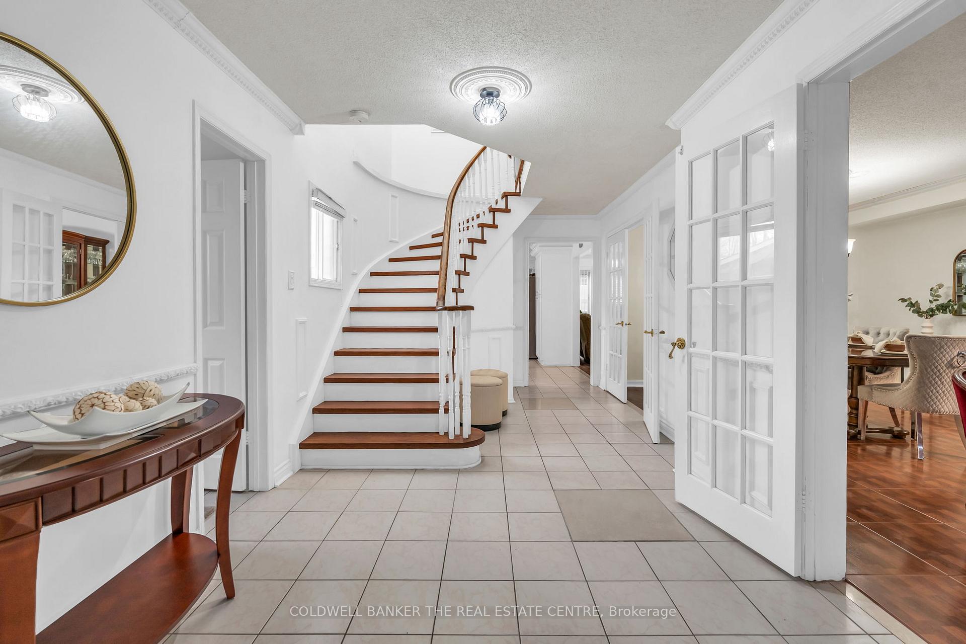 Photo 5 of 20 Backus Court, Markham, Raymerville — HOMEH