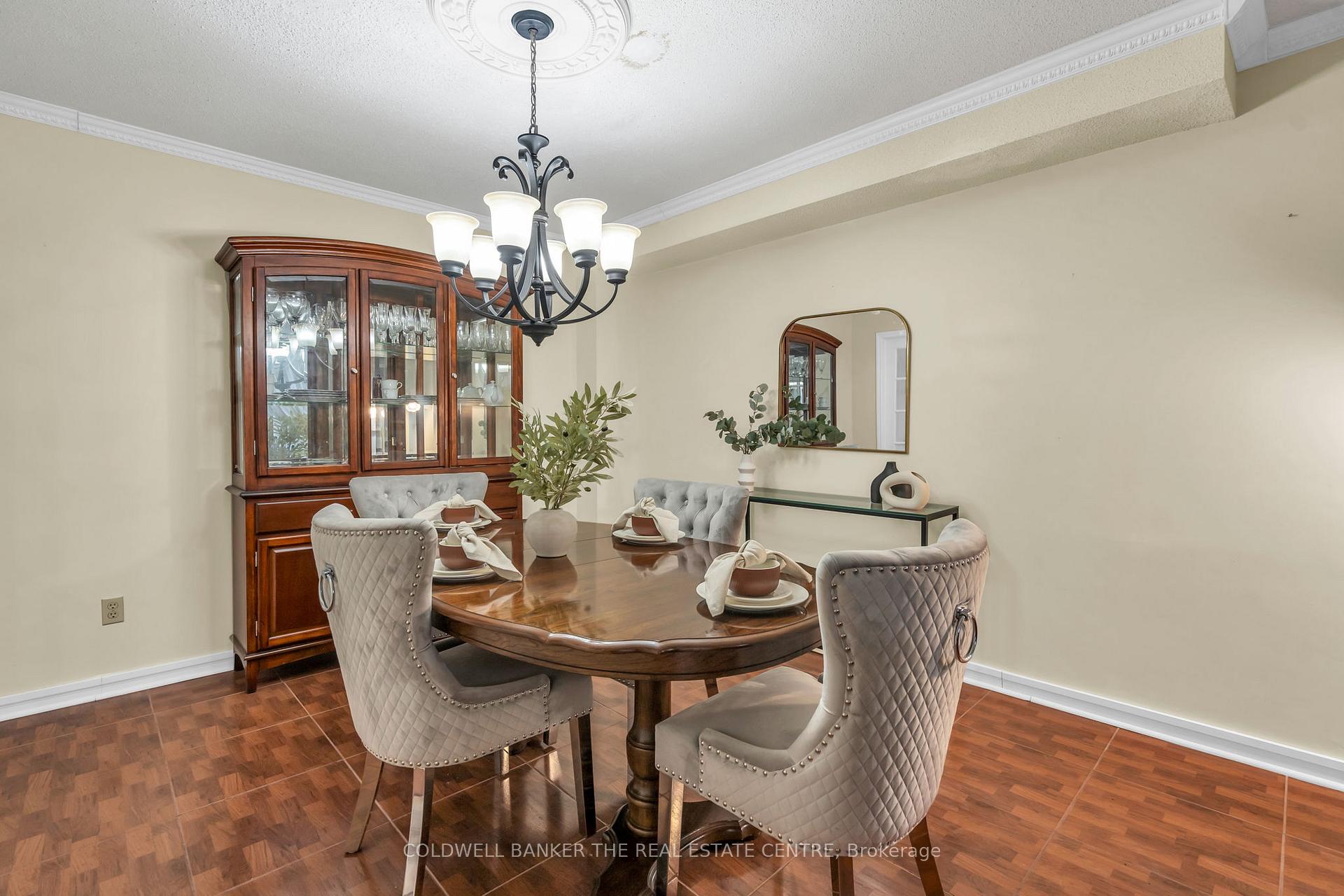 Photo 12 of 20 Backus Court, Markham, Raymerville — HOMEH